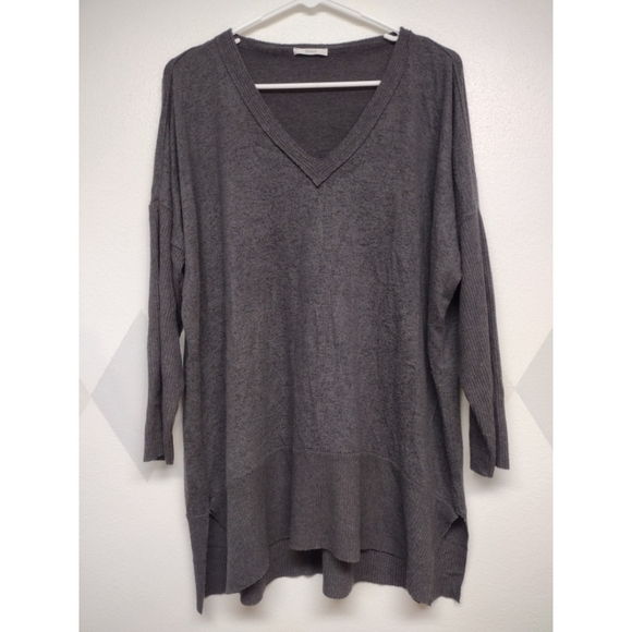 Jodifl oversized drop shoulder raw hem shirt - Picture 1 of 11